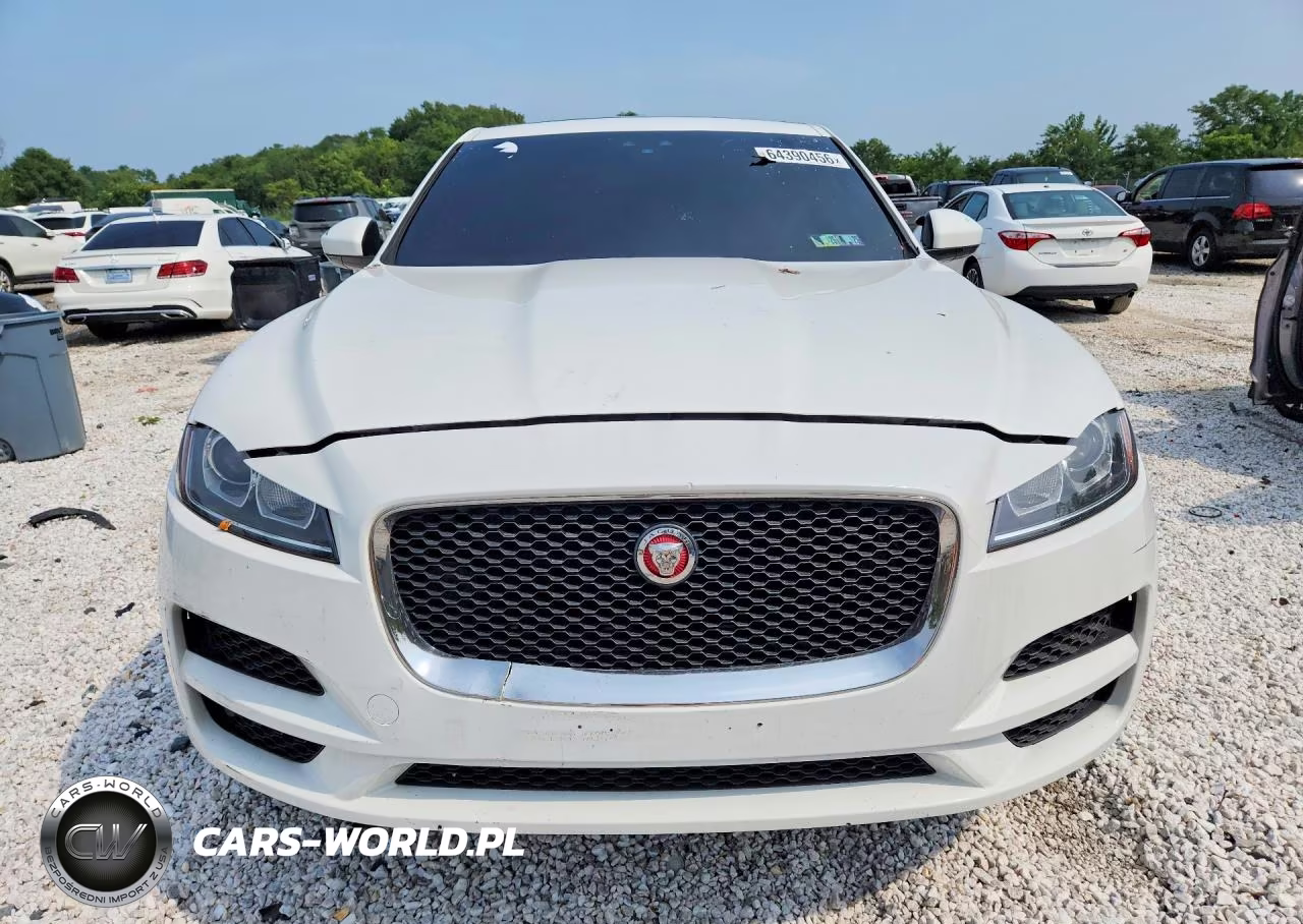 2018 Jaguar F-Pace Premium VIN:SADCJ2GX9JA237580 - 5