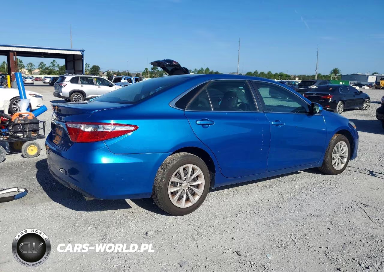 2017 Toyota Camry Se VIN:4T1BF1FK8HU710303 - 3