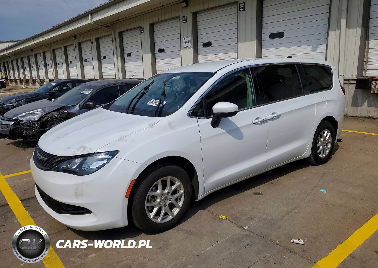 2022 Chrysler Voyager Lx