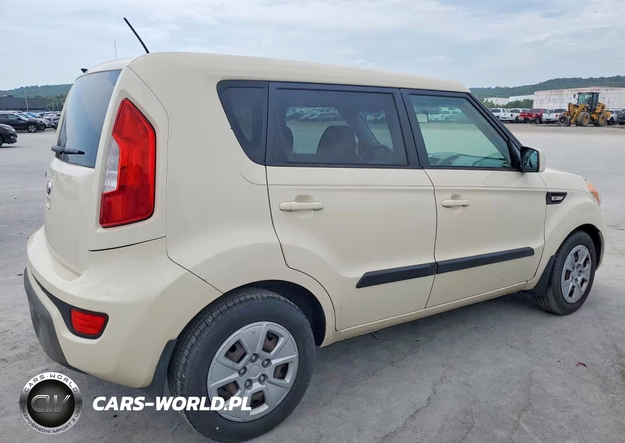 2013 Kia Soul Base VIN:KNDJT2A57D7768069 - 3