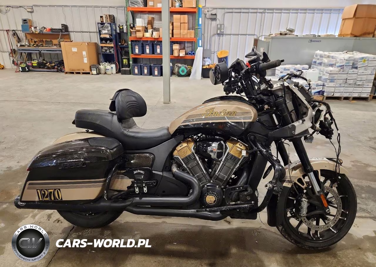 2022 Indian Motorcycle Co. Challenger Elite