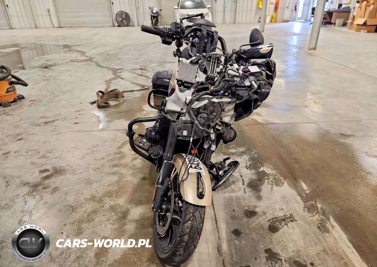 2022 Indian Motorcycle Co. Challenger Elite VIN:56KLCERR3N3405689 - 2