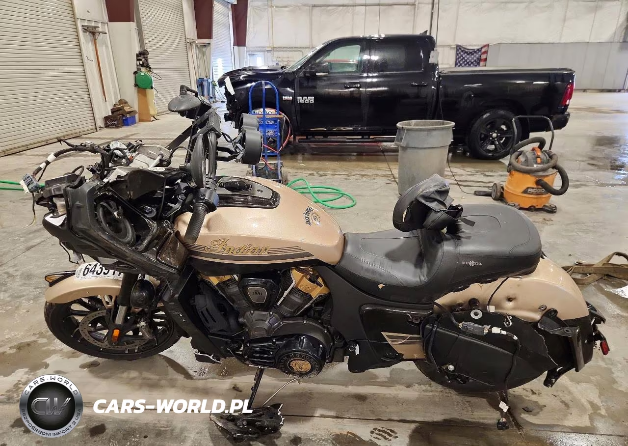 2022 Indian Motorcycle Co. Challenger Elite VIN:56KLCERR3N3405689 - 3