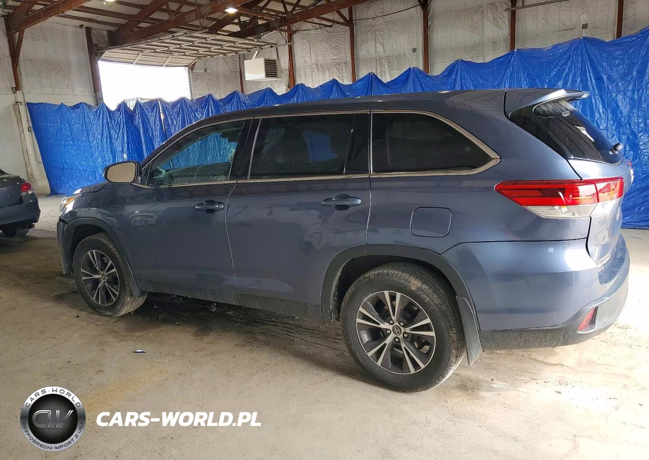 2019 Toyota Highlander Le VIN:5TDZARFH0KS054582 - 2