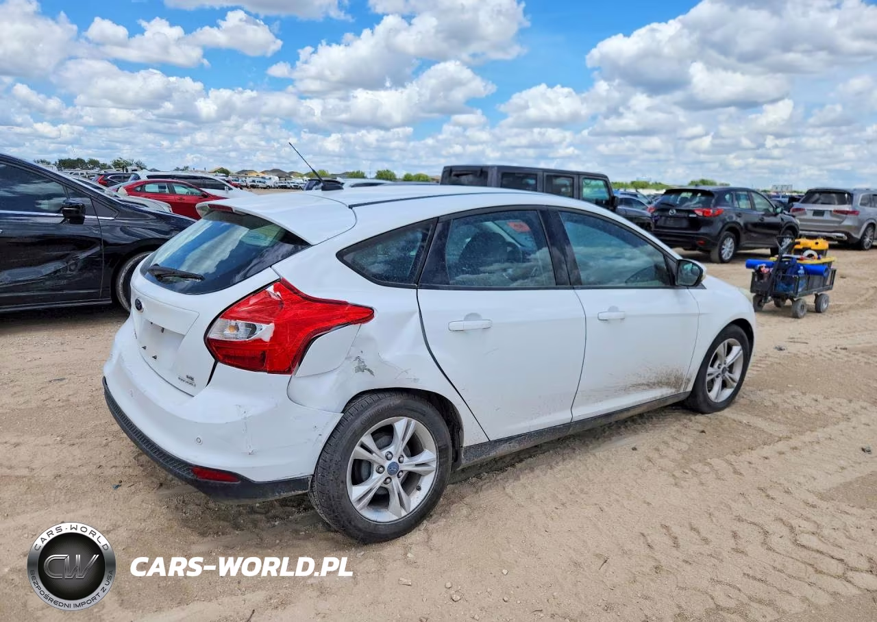 2013 Ford Focus Se VIN:1FADP3K22DL169878 - 3