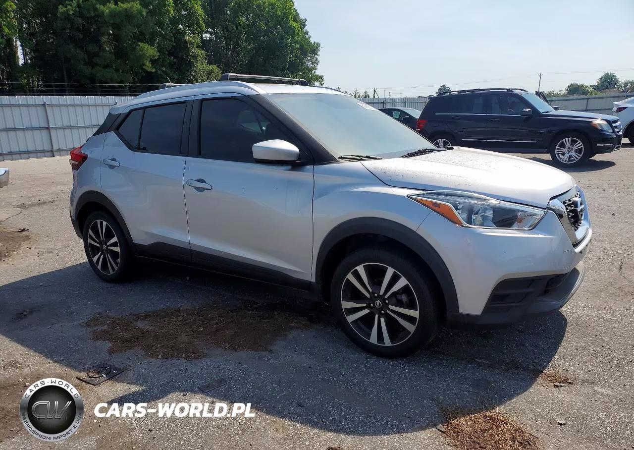 2019 Nissan Kicks Sv VIN:3N1CP5CU5KL552591 - 4