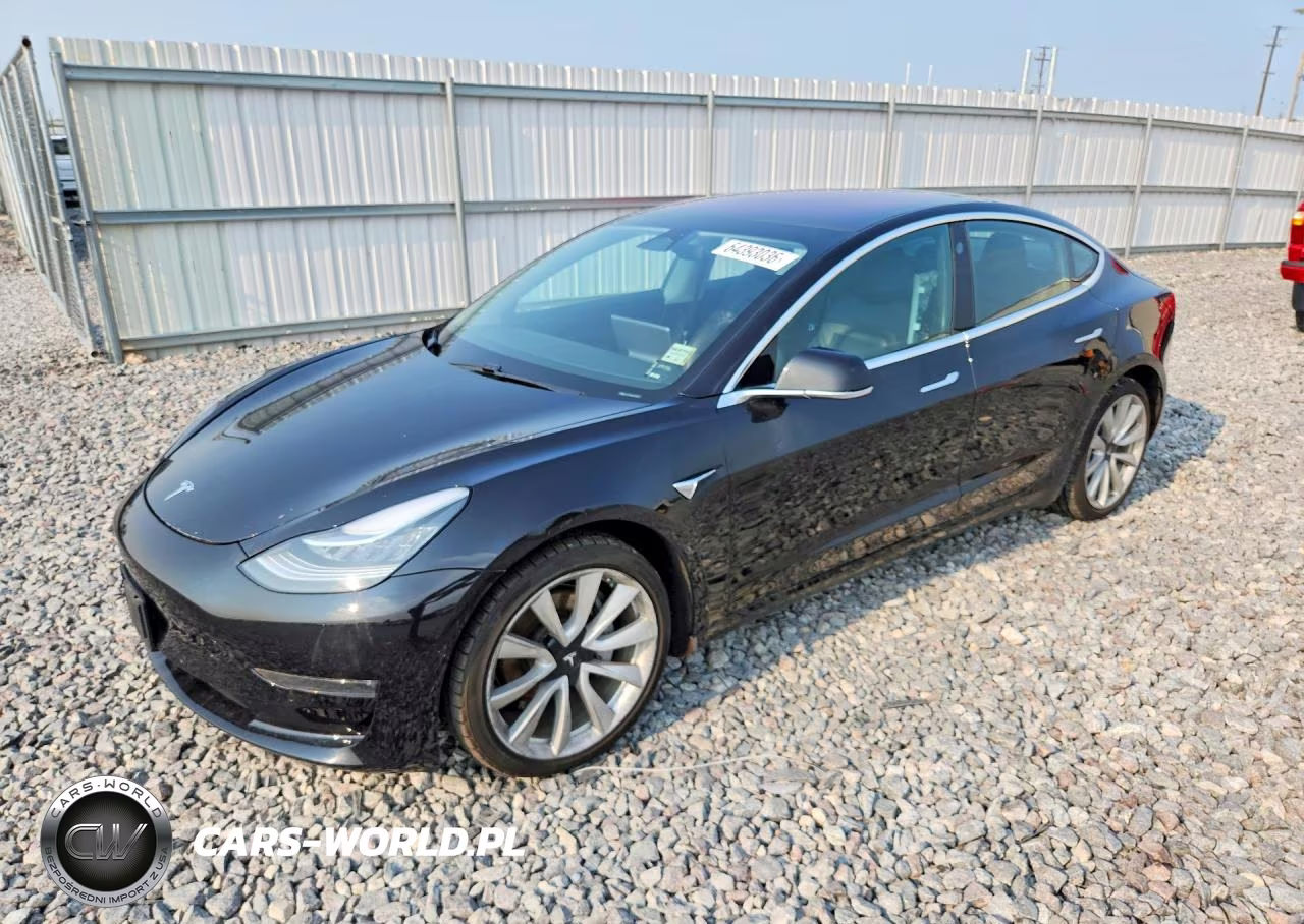 2018 Tesla Model 3 – zdjęcie 1 z 12