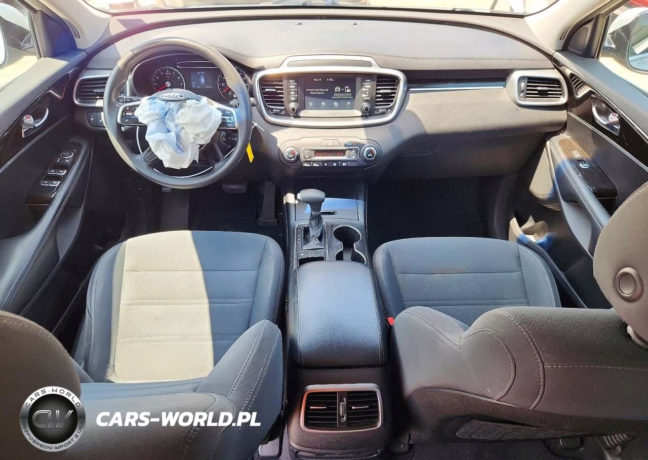 2019 Kia Sorento VIN:5XYPG4A51KG570582 - 8
