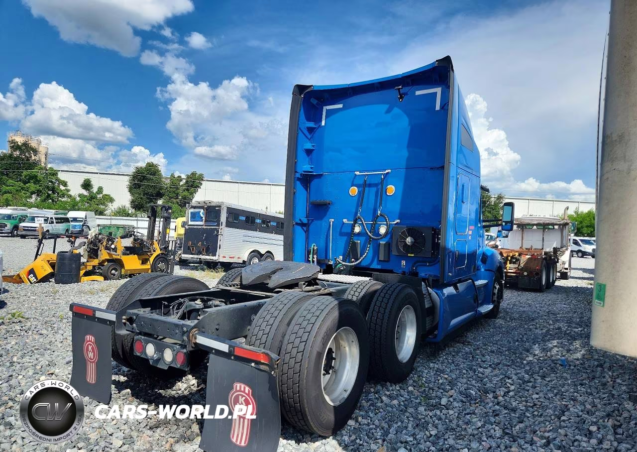 2020 Kenworth Constructi - Semi Truck VIN:1XKYDP9X8LJ303787 - 3