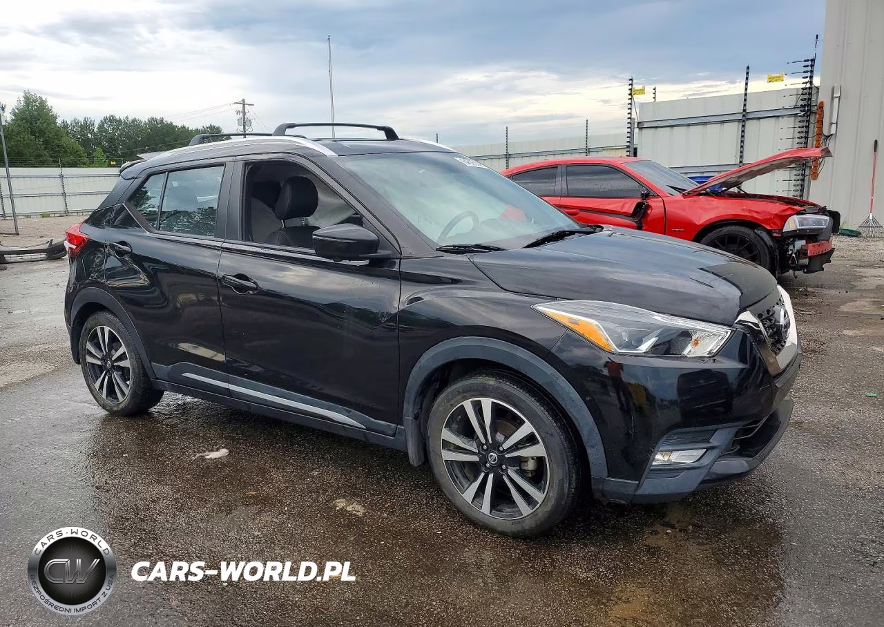 2019 Nissan Kicks Sr VIN:3N1CP5CU3KL512588 - 4
