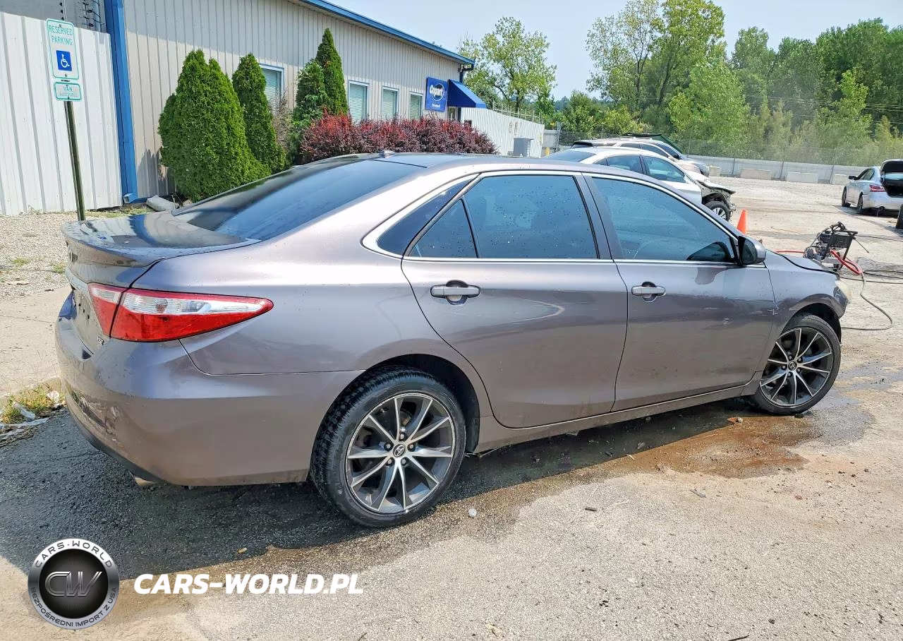 2015 Toyota Camry Xse VIN:4T1BF1FK3FU485611 - 3