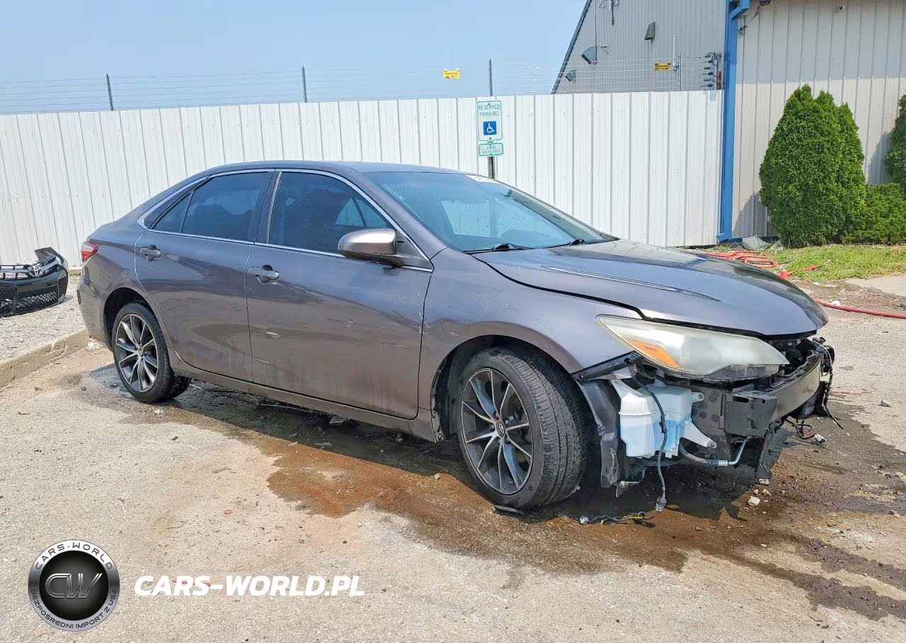 2015 Toyota Camry Xse VIN:4T1BF1FK3FU485611 - 4