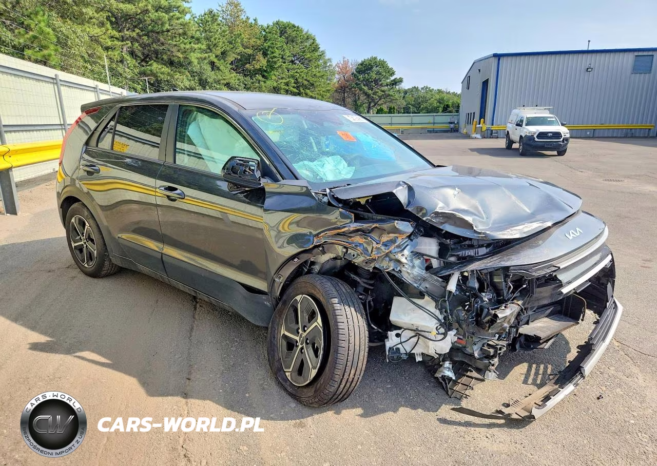 2026 Kia Niro Lx VIN:KNDCP3LE6T5317693 - 4
