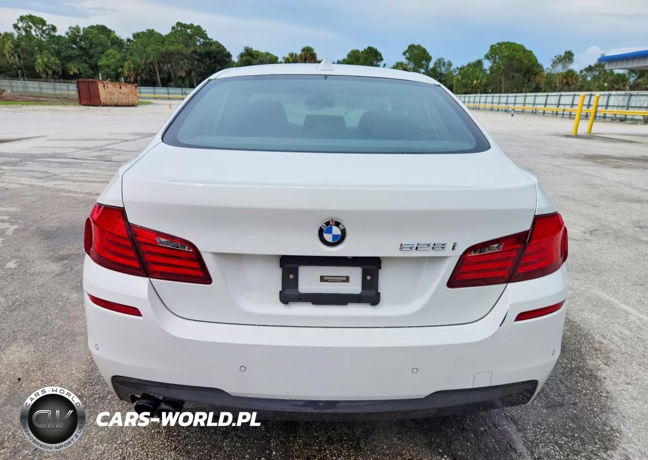 2012 BMW 528 Xi VIN:WBAXH5C56CDW10457 - 6