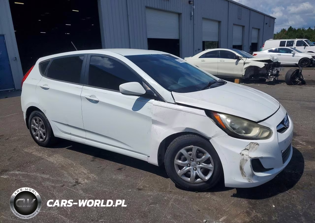2013 Hyundai Accent Gs VIN:KMHCT5AE4DU079940 - 4