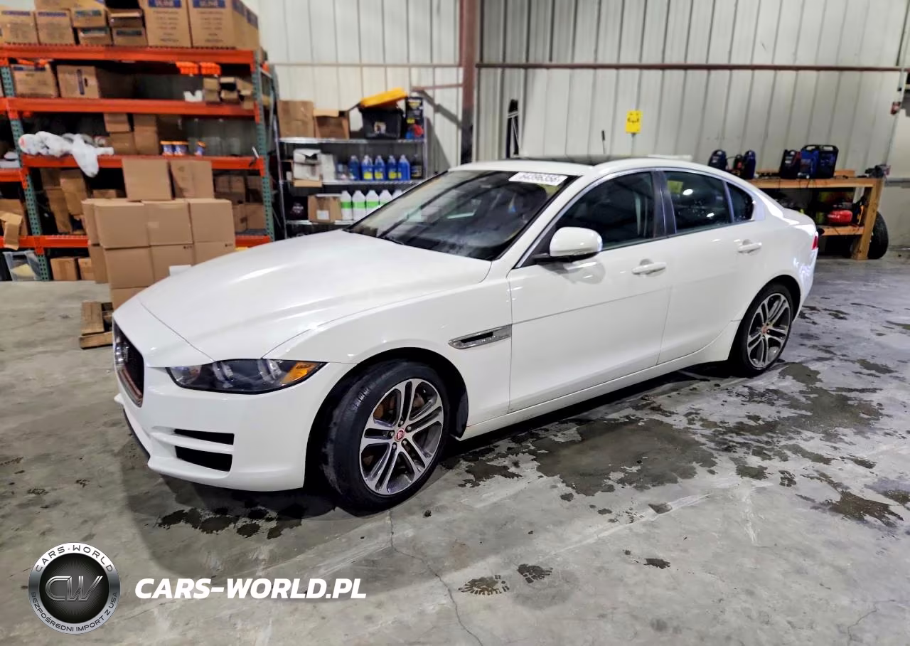 2017 Jaguar Xe Premium – zdjęcie 1 z 12