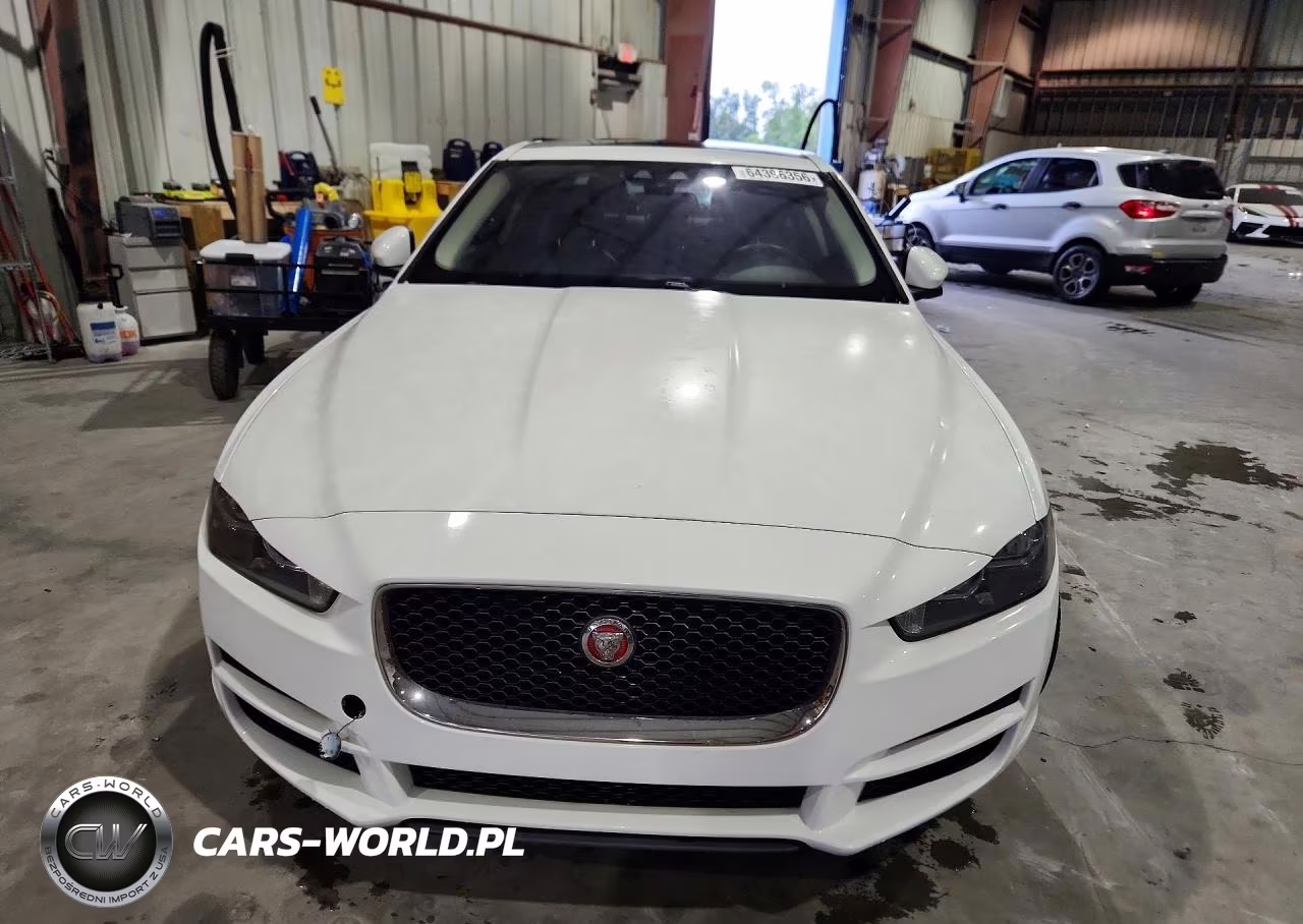 2017 Jaguar Xe Premium VIN:SAJAJ4BV4HCP10659 - 5