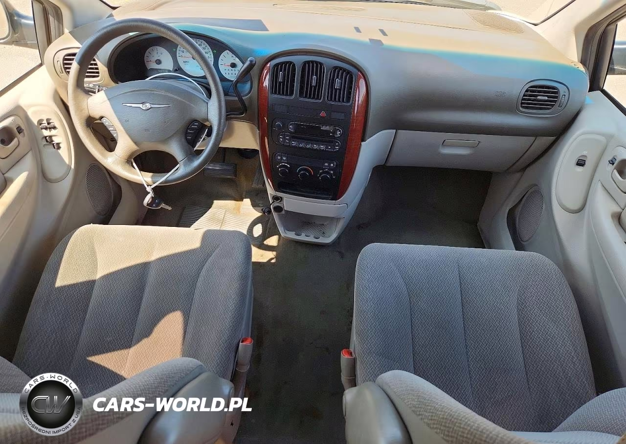 2005 Chrysler Town & Country VIN:1C4GP45R15B288034 - 8