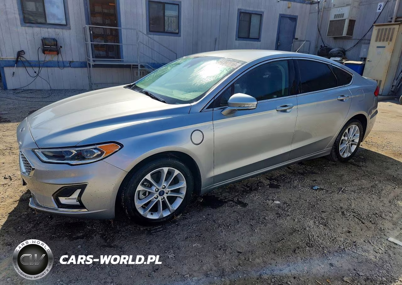 2020 Ford Fusion Titanium – zdjęcie 1 z 12