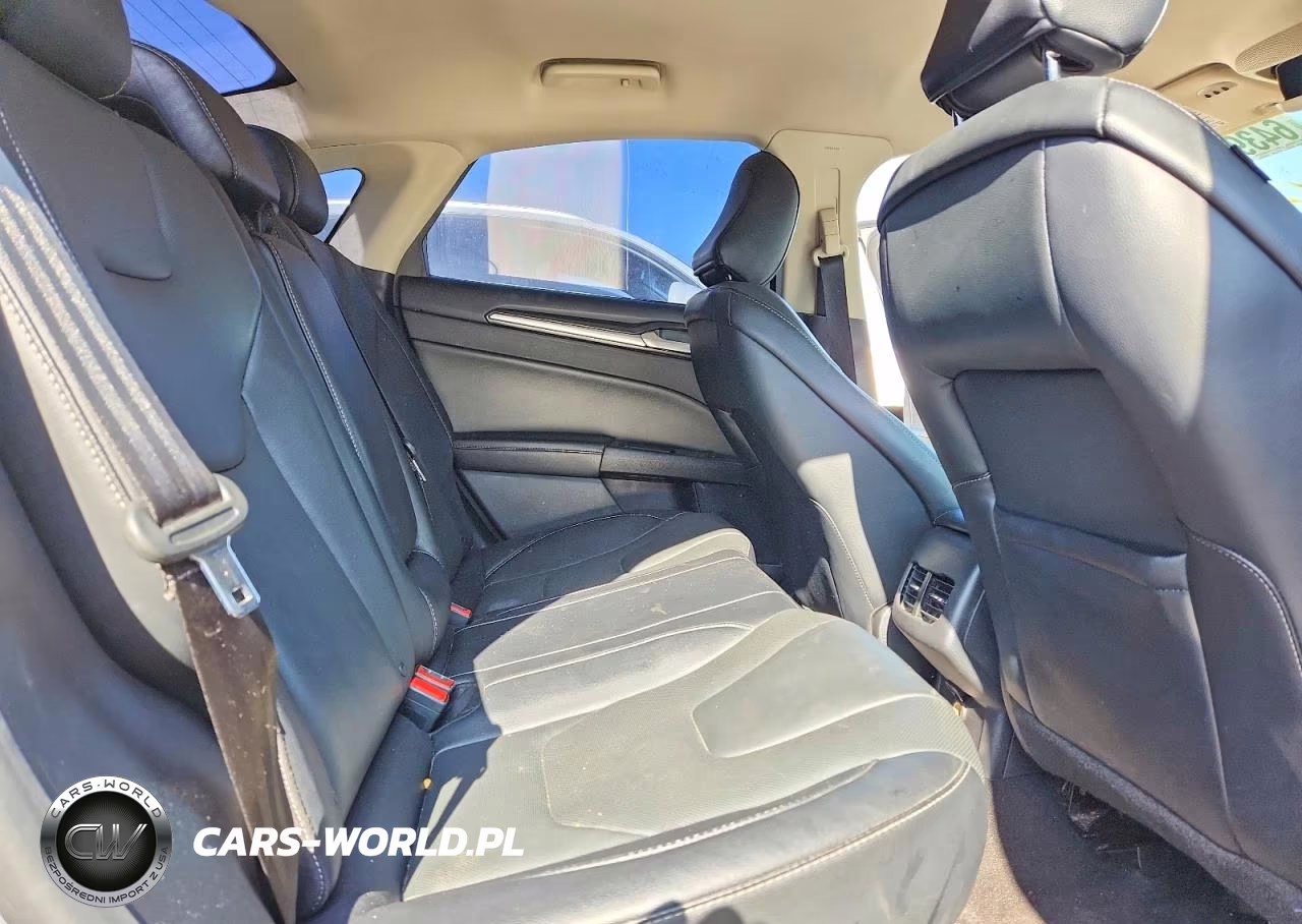 2020 Ford Fusion Titanium VIN:3FA6P0SU6LR230318 - 10