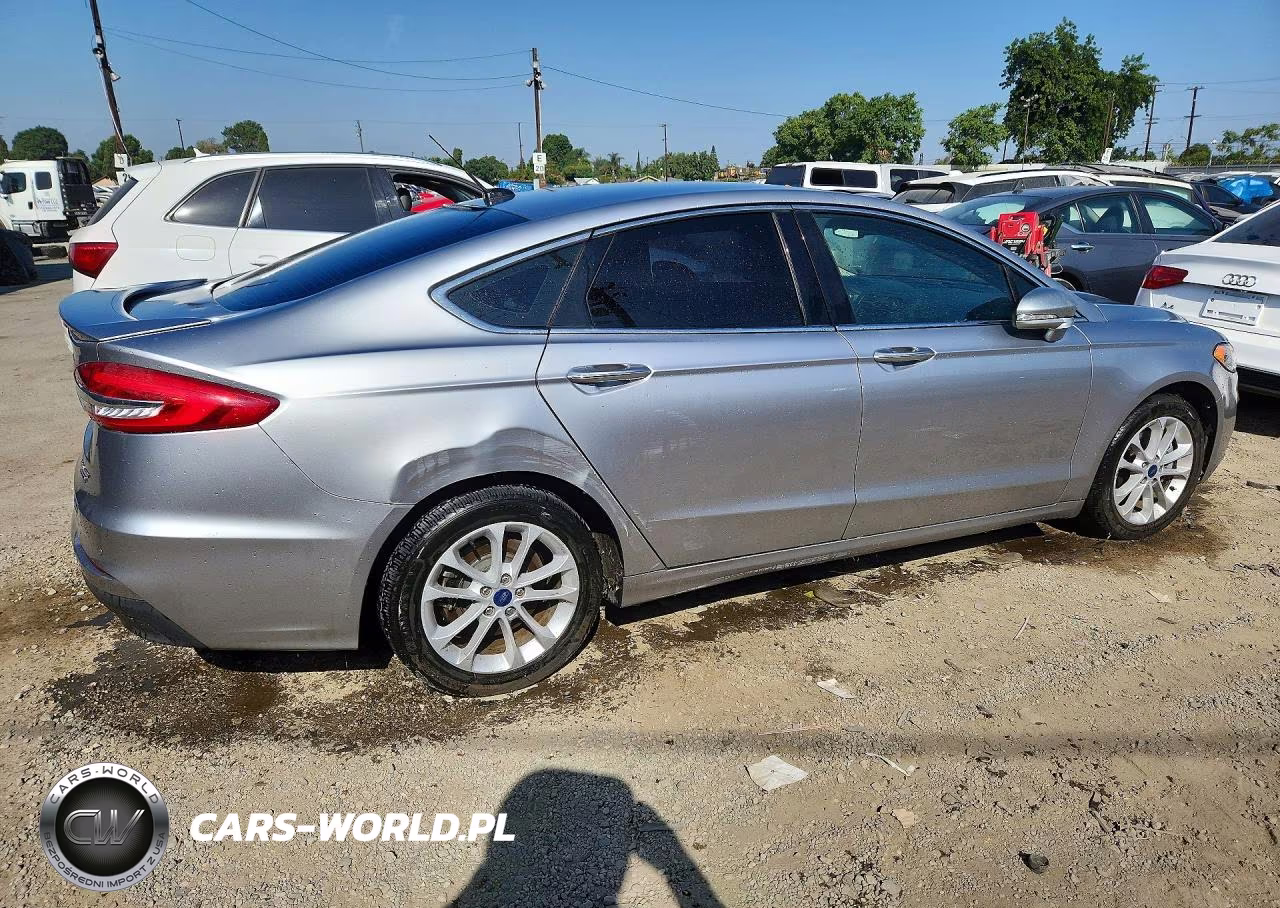 2020 Ford Fusion Titanium VIN:3FA6P0SU6LR230318 - 3