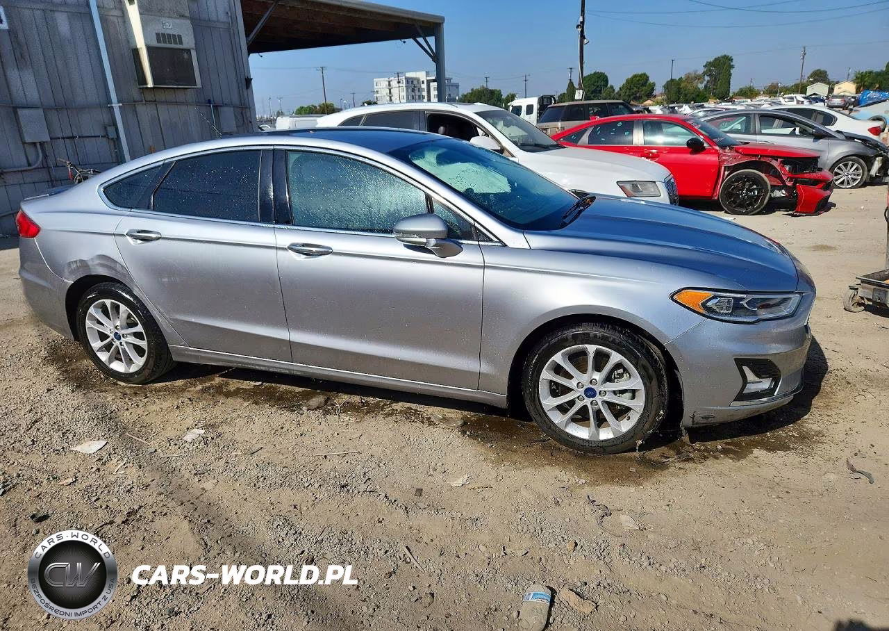2020 Ford Fusion Titanium VIN:3FA6P0SU6LR230318 - 4