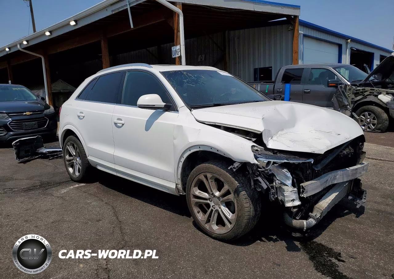 2016 Audi Q3 Prestige Quattro VIN:WA1EFCFS1GR021552 - 4