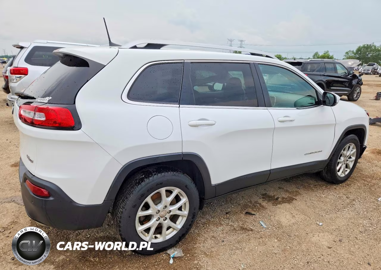 2017 Jeep Cherokee Latitude VIN:1C4PJMCS1HW529708 - 3