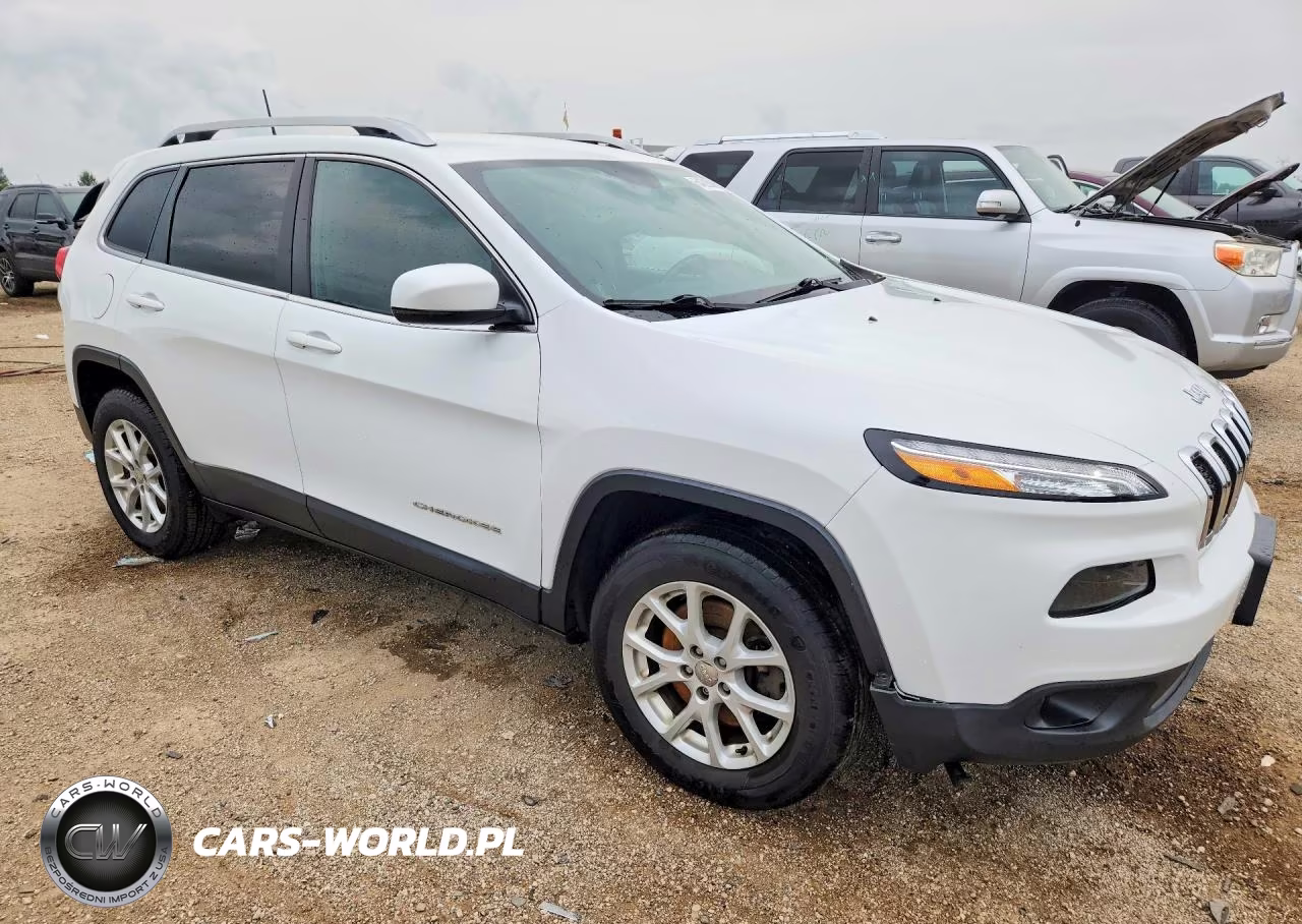 2017 Jeep Cherokee Latitude VIN:1C4PJMCS1HW529708 - 4
