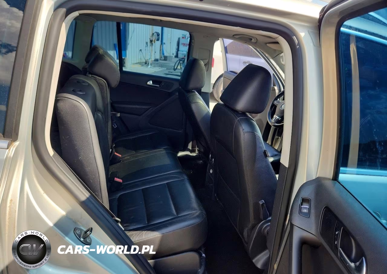 2011 Volkswagen Tiguan S VIN:WVGAV7AX2BW547129 - 11