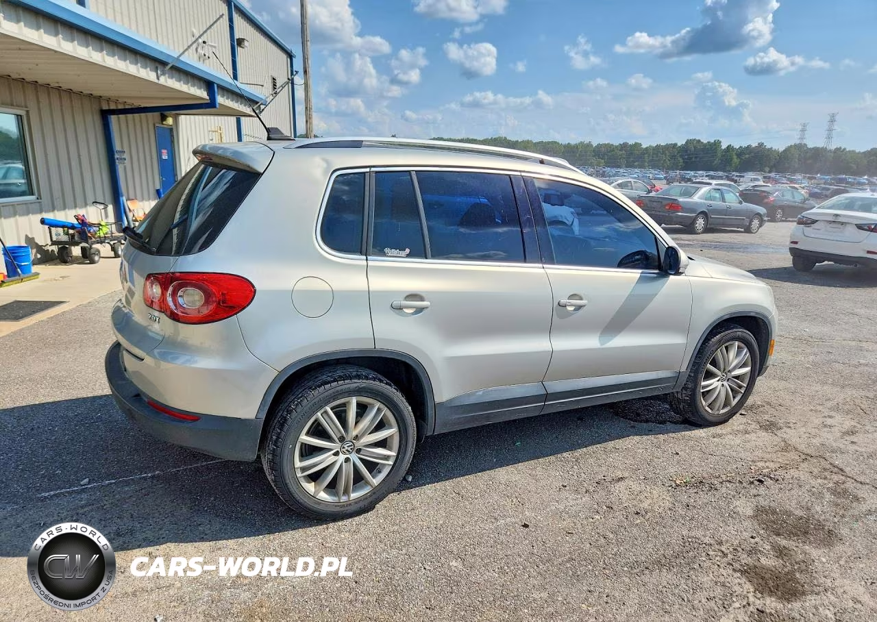 2011 Volkswagen Tiguan S VIN:WVGAV7AX2BW547129 - 3