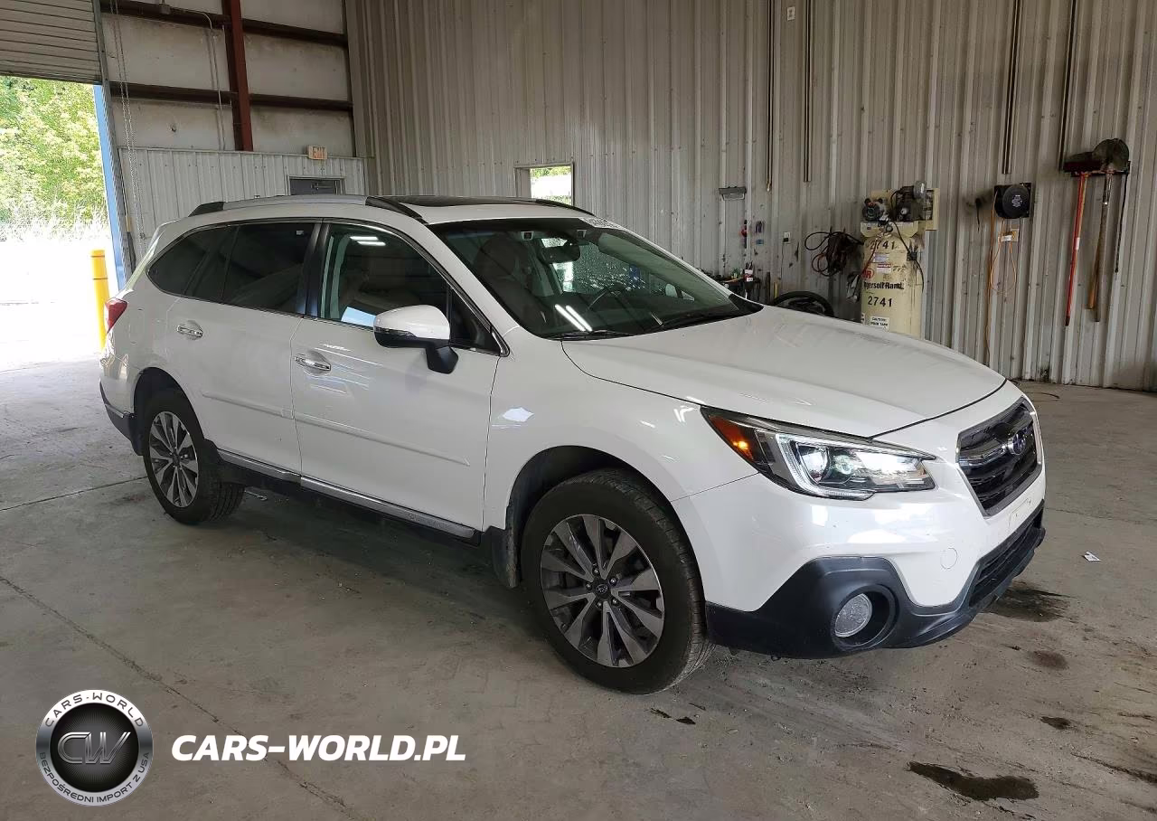 2018 Subaru Outback Touring VIN:4S4BSATC9J3391336 - 4