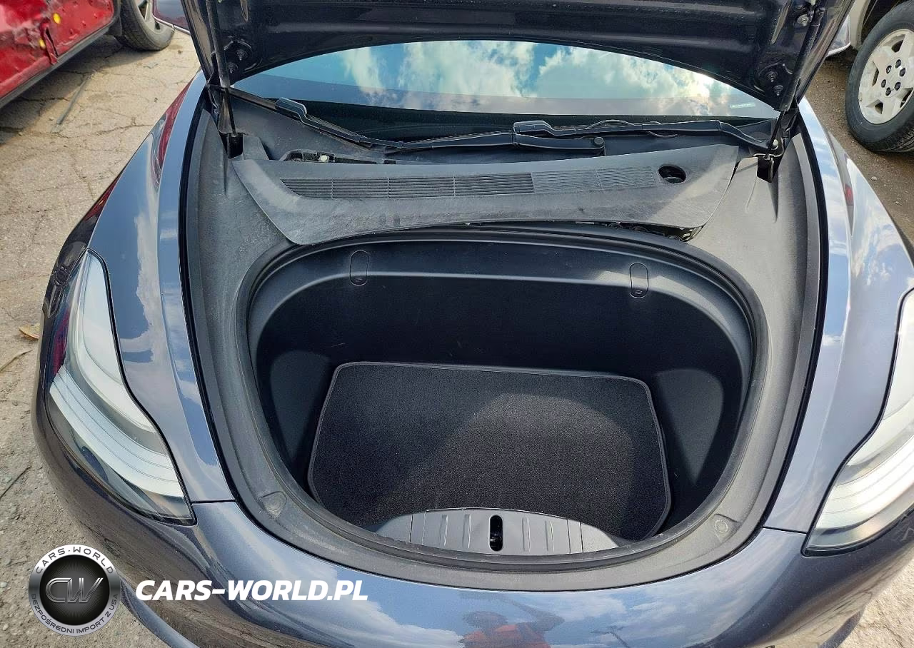 2018 Tesla Model 3 VIN:5YJ3E1EB6JF103845 - 11