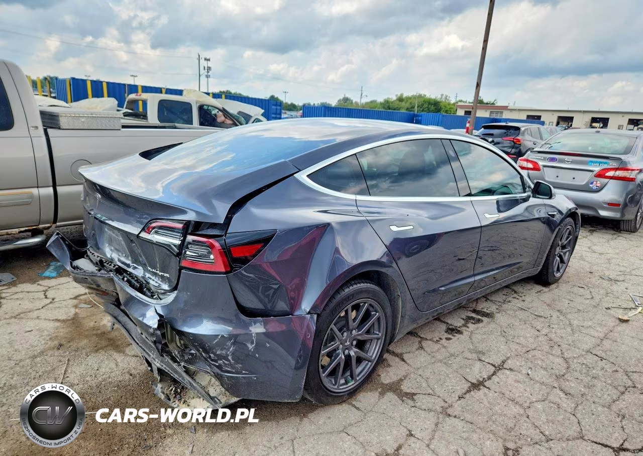 2018 Tesla Model 3 VIN:5YJ3E1EB6JF103845 - 3