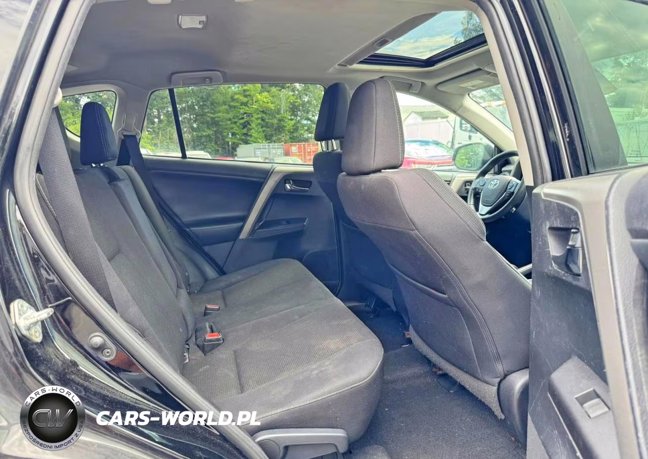 2018 Toyota Rav4 Xle VIN:2T3RFREV4JW857885 - 10