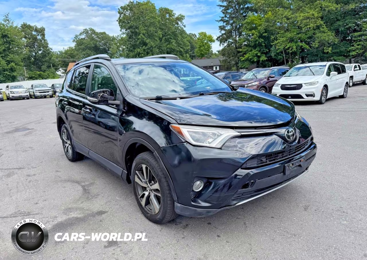 2018 Toyota Rav4 Xle VIN:2T3RFREV4JW857885 - 4