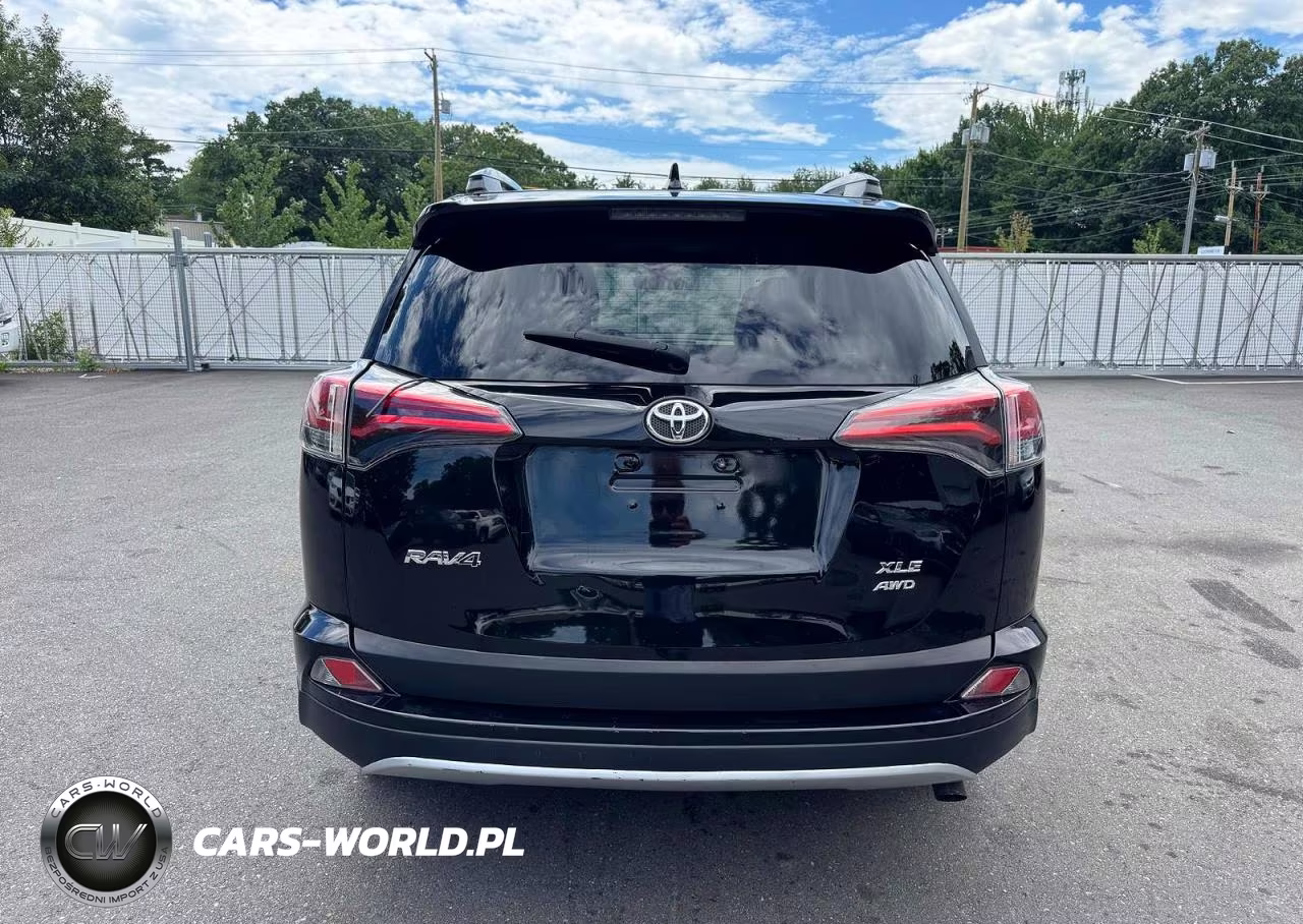 2018 Toyota Rav4 Xle VIN:2T3RFREV4JW857885 - 5