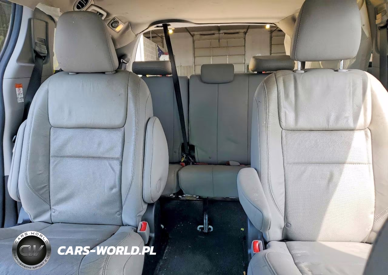 2016 Toyota Sienna Limited 7-Passenger VIN:5TDDK3DC9GS130531 - 10