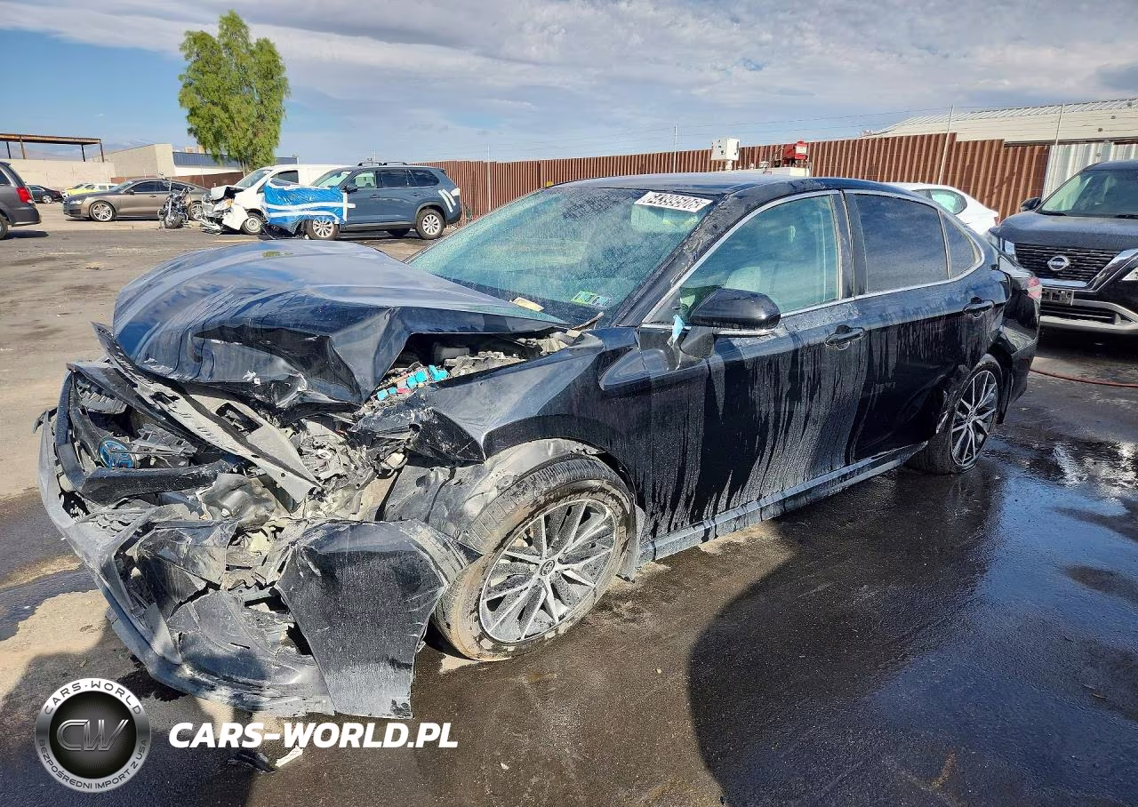 2023 Toyota Camry Hybrid Se