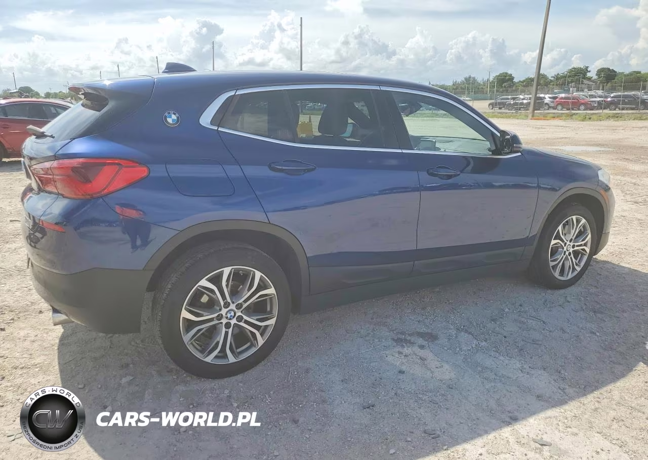 2018 BMW X2 xDrive28I VIN:WBXYJ5C38JEF79056 - 3