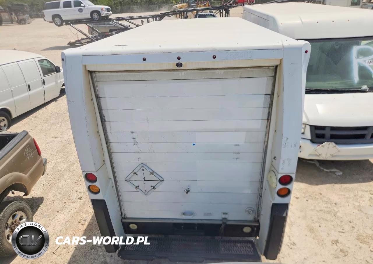 2025 Isuzu Reach Delivery Van VIN:JALB4T17XG7W00194 - 6