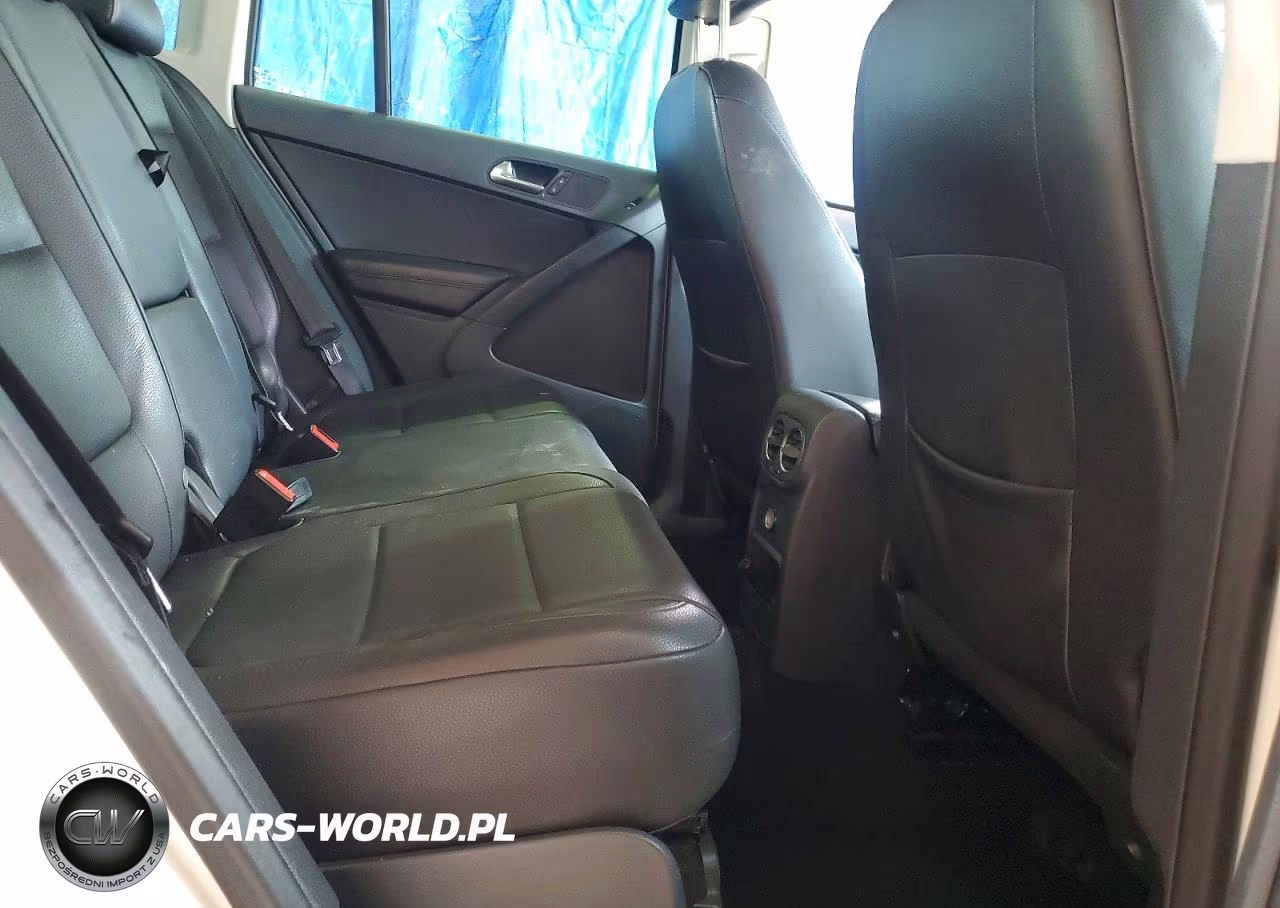 2011 Volkswagen Tiguan S VIN:WVGBV7AX4BW503895 - 10