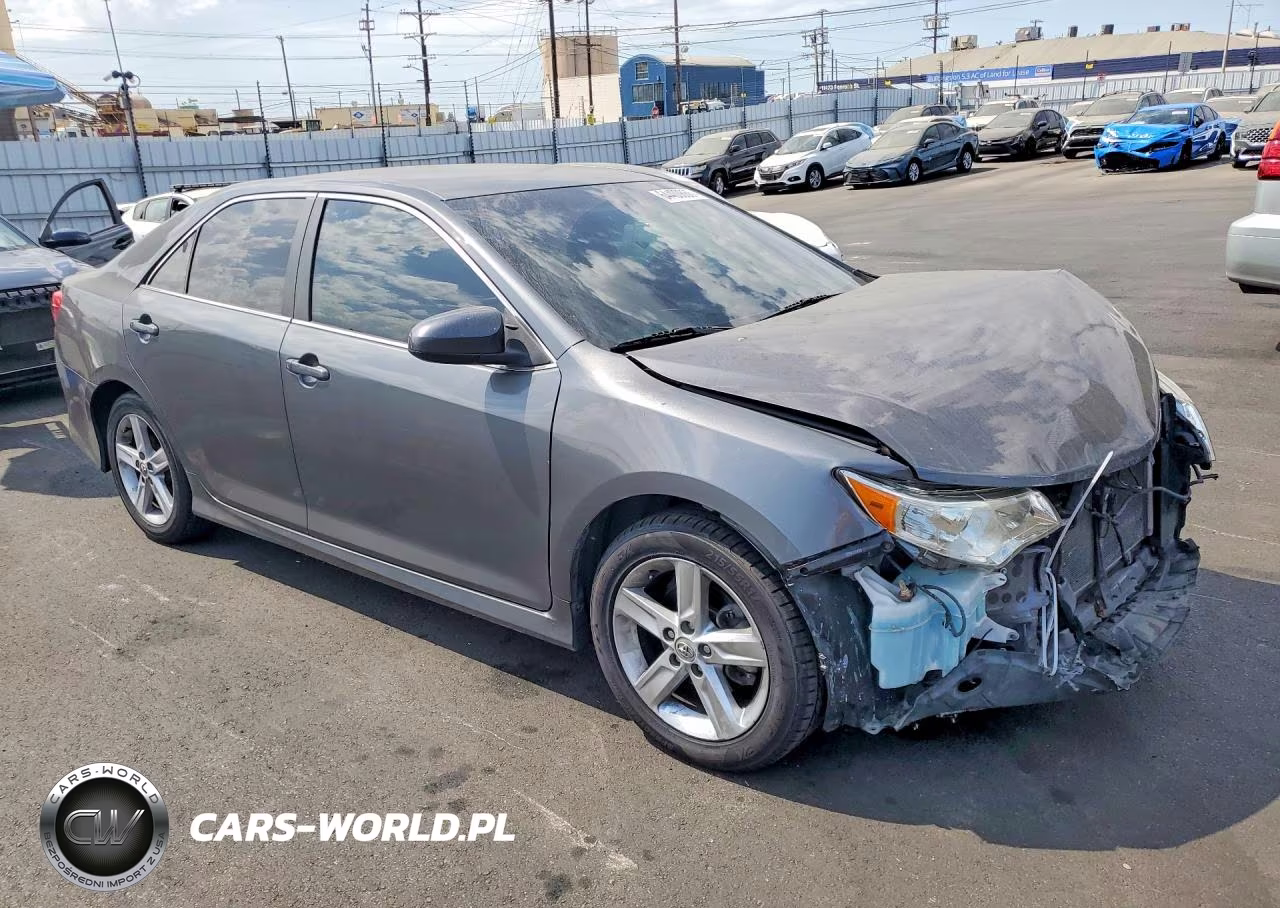 2013 Toyota Camry Se VIN:4T1BF1FK6DU205600 - 4