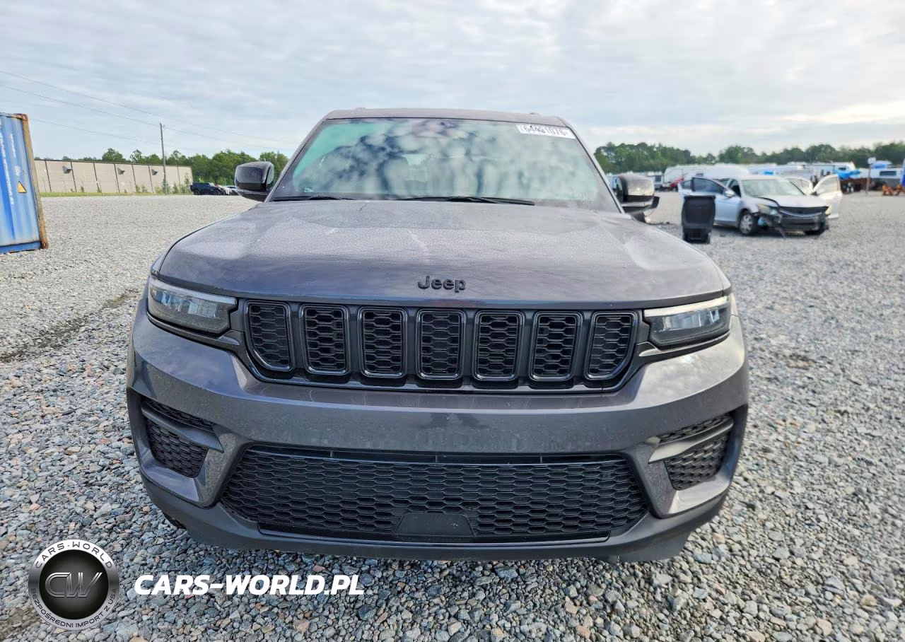 2024 Jeep Grand Cherokee Laredo VIN:1C4RJGAG1R8546569 - 5