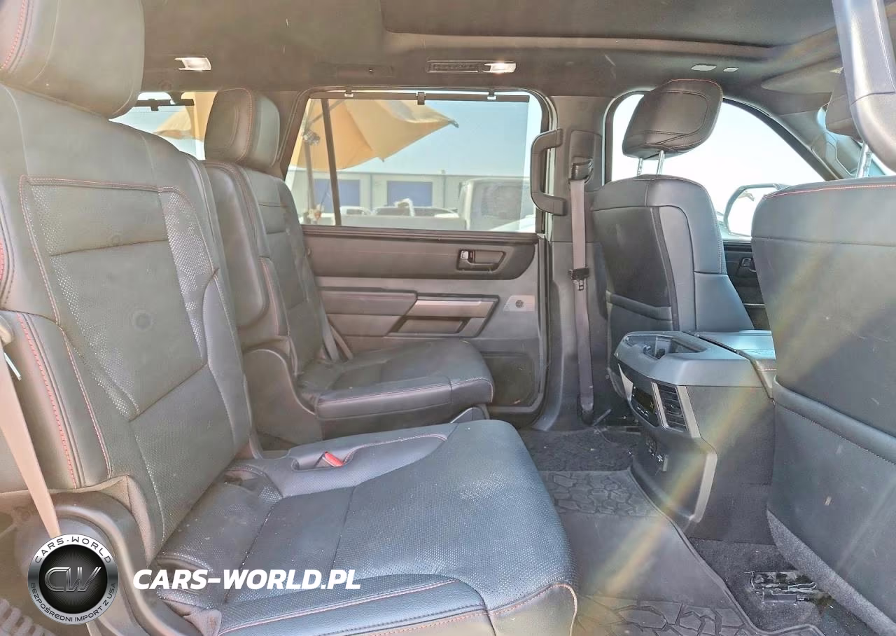 2024 Toyota Sequoia Trd Pro VIN:7SVAAABA2RX027644 - 11