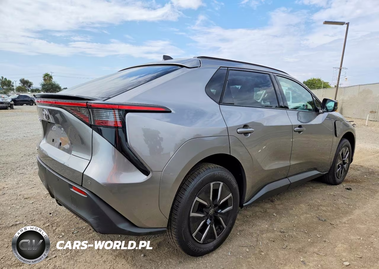 2026 Toyota Bz Xle Plus VIN:JTMBCAEB8TA010936 - 3