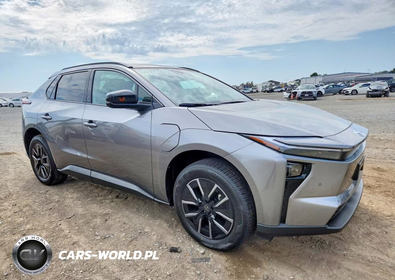 2026 Toyota Bz Xle Plus VIN:JTMBCAEB8TA010936 - 4