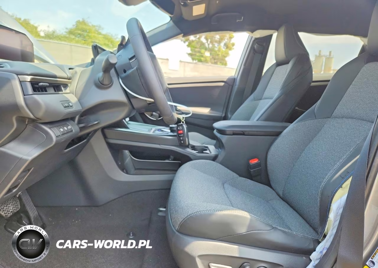 2026 Toyota Bz Xle Plus VIN:JTMBCAEB8TA010936 - 7
