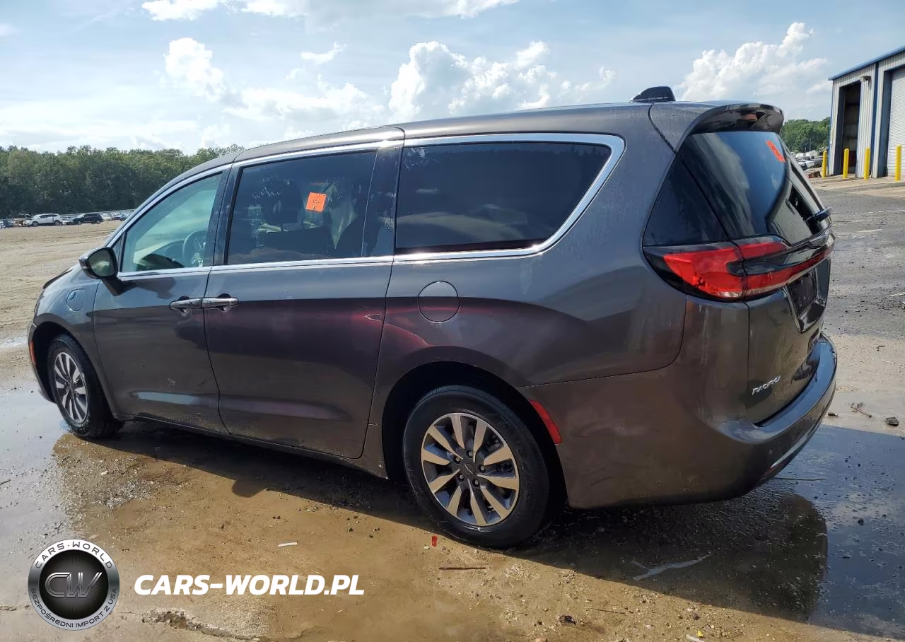 2023 Chrysler Pacifica Hybrid Touring L VIN:2C4RC1L7XPR592133 - 2