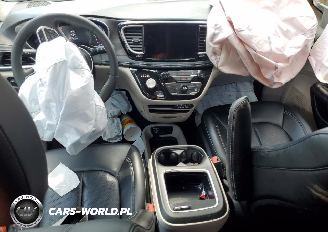 2023 Chrysler Pacifica Hybrid Touring L VIN:2C4RC1L7XPR592133 - 8